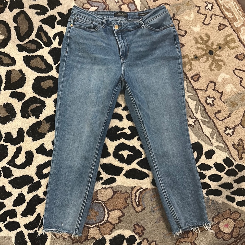 Judy Blue Crossover Straight Leg Relaxed fit raw hem Jeans size 15/32